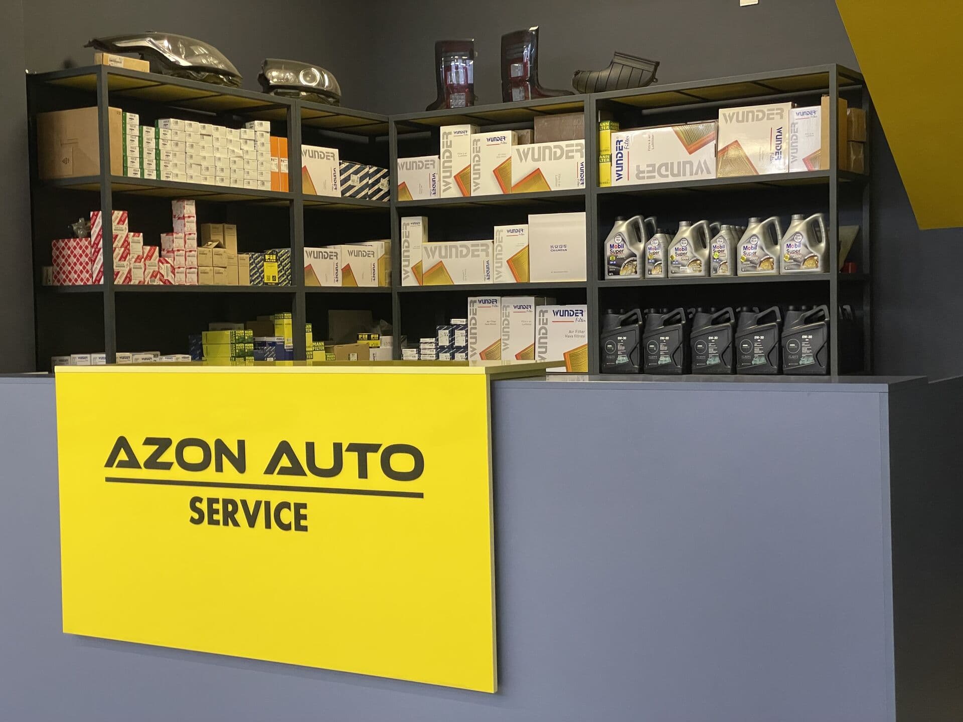 Ehtiyat hissə rəfləri: Wunder və Mann yağ, hava və salon filtrləri, Mobil mühərrik yağları, AzonAuto