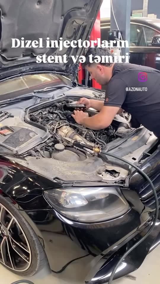 Farsunkalar Common Rail stendində yoxlanılır, yanında sökülmüş farsunkalar sırası; sonra Mercedes-in mühərrikinə qaytarılır.