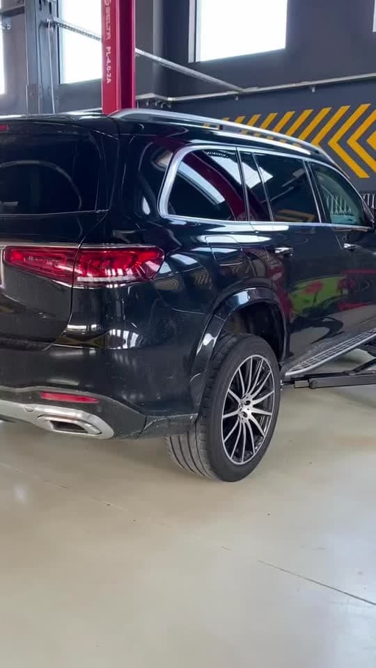 Mercedes W167: vibrasiyanın səbəbi mühərrik və karobka yastıqları idi