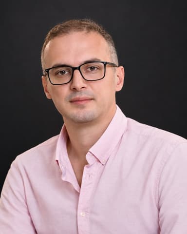 Orxan usta, AzonAuto-nun avtomobil beyin ustası, portret
